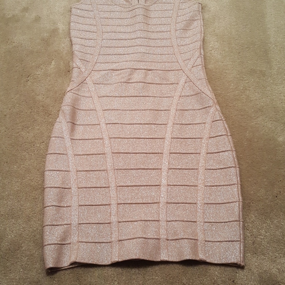 Dress - Picture 2 of 4